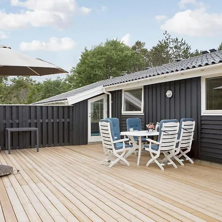 Stunning Home In Albaek With Wifi