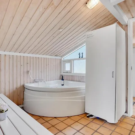 Stunning Home In Albaek With Wifi