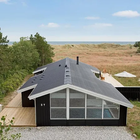 Stunning Home In Albaek With Wifi *